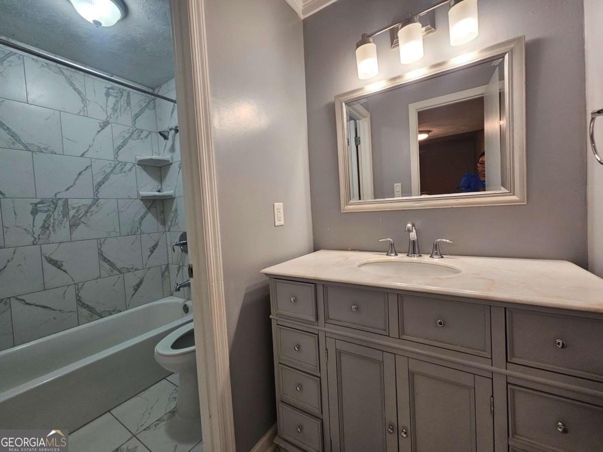 1192 Ashborough Dr Se #B - Photo 6 of 26