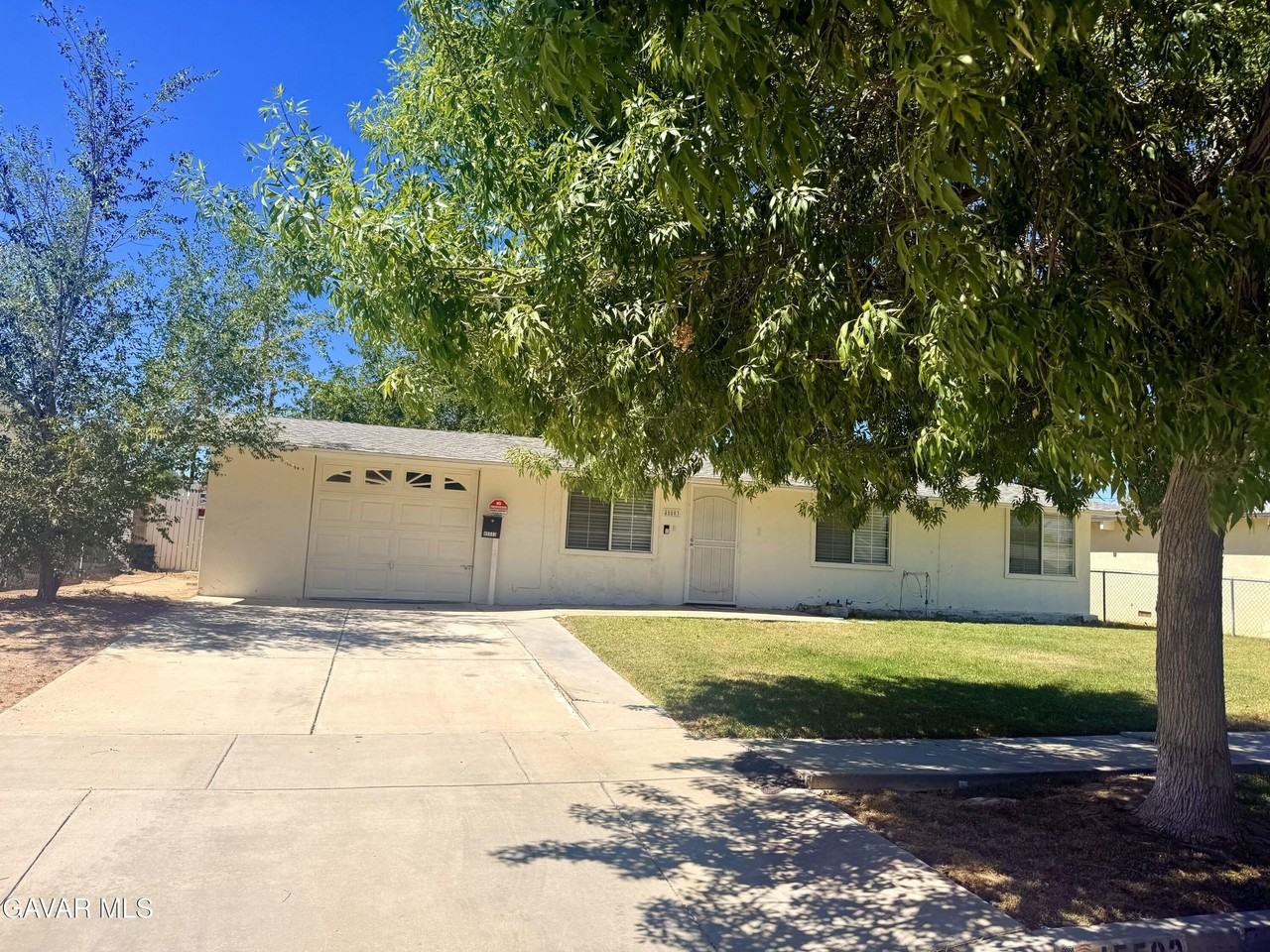 45503 Genoa Ave - Photo 3 of 24