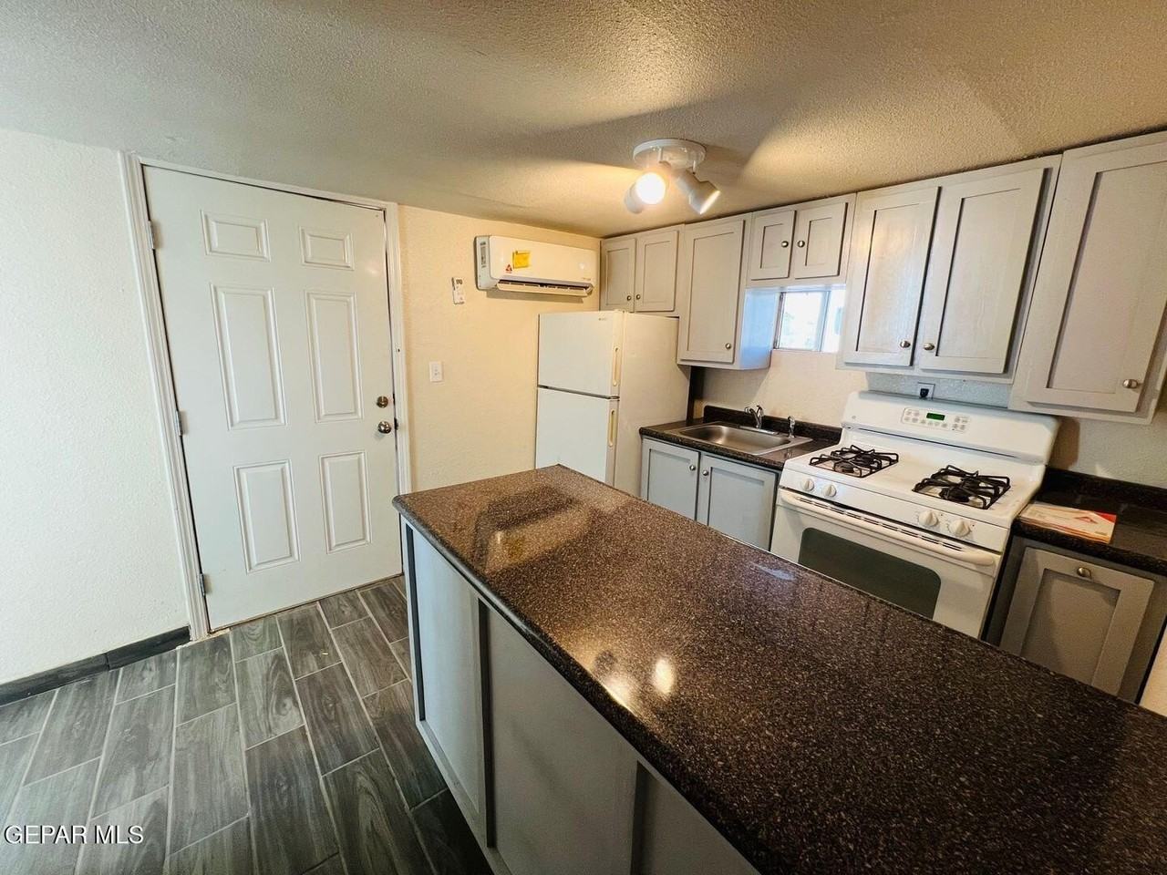 7182 Ponce Dr #B - Photo 4 of 8