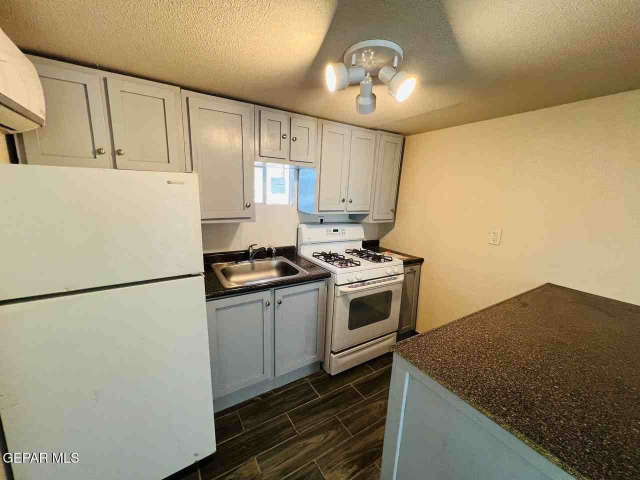 7182 Ponce Dr #B - Photo 5 of 8