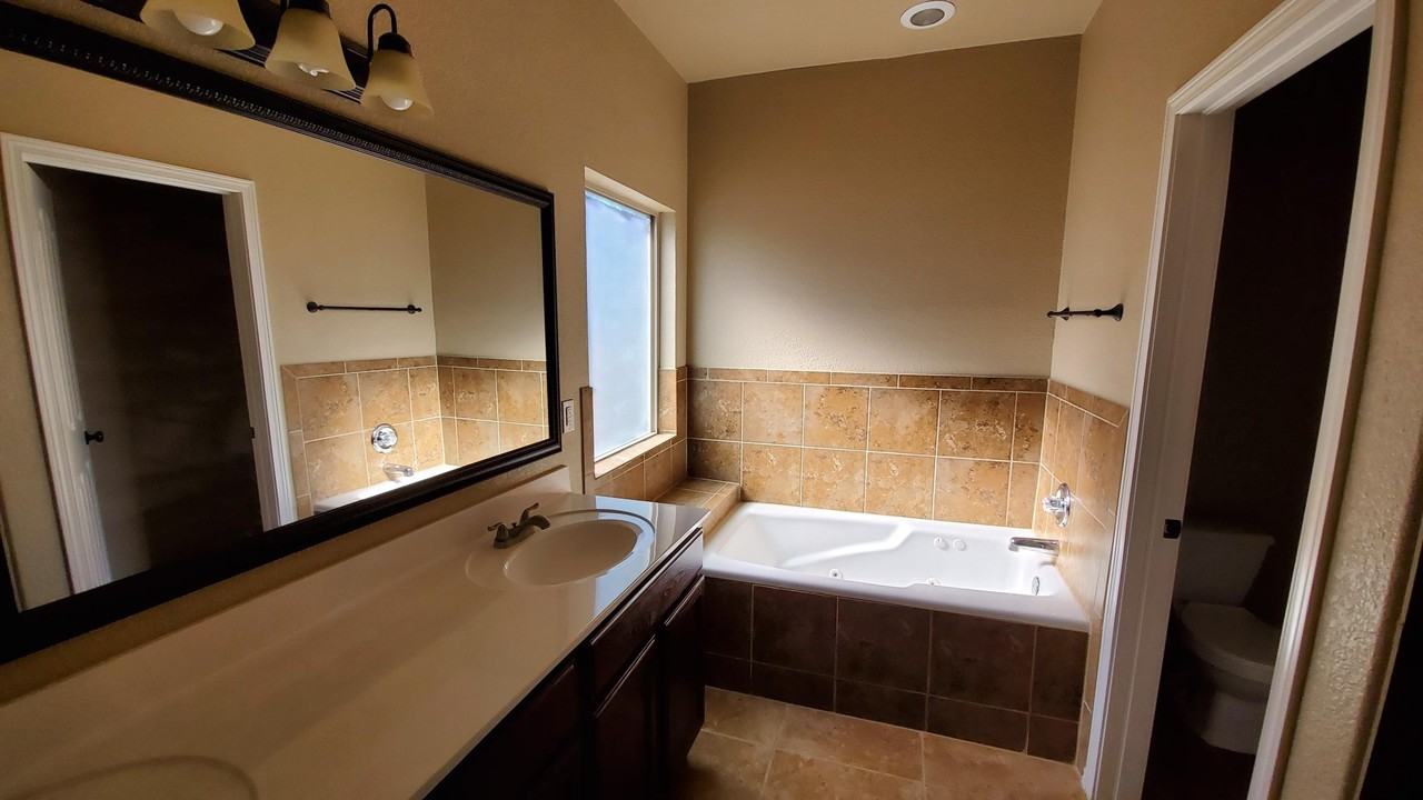 12048 Copper Mine Ln - Photo 7 of 13