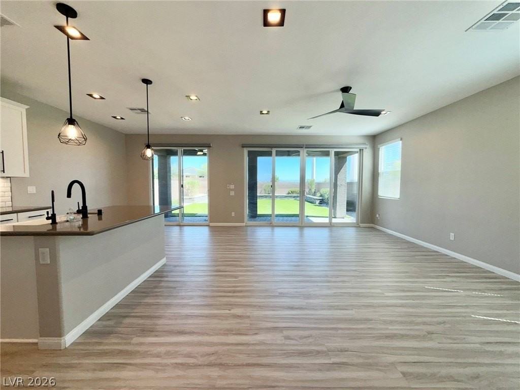 4442 Frias Falls Ave - Photo 4 of 28