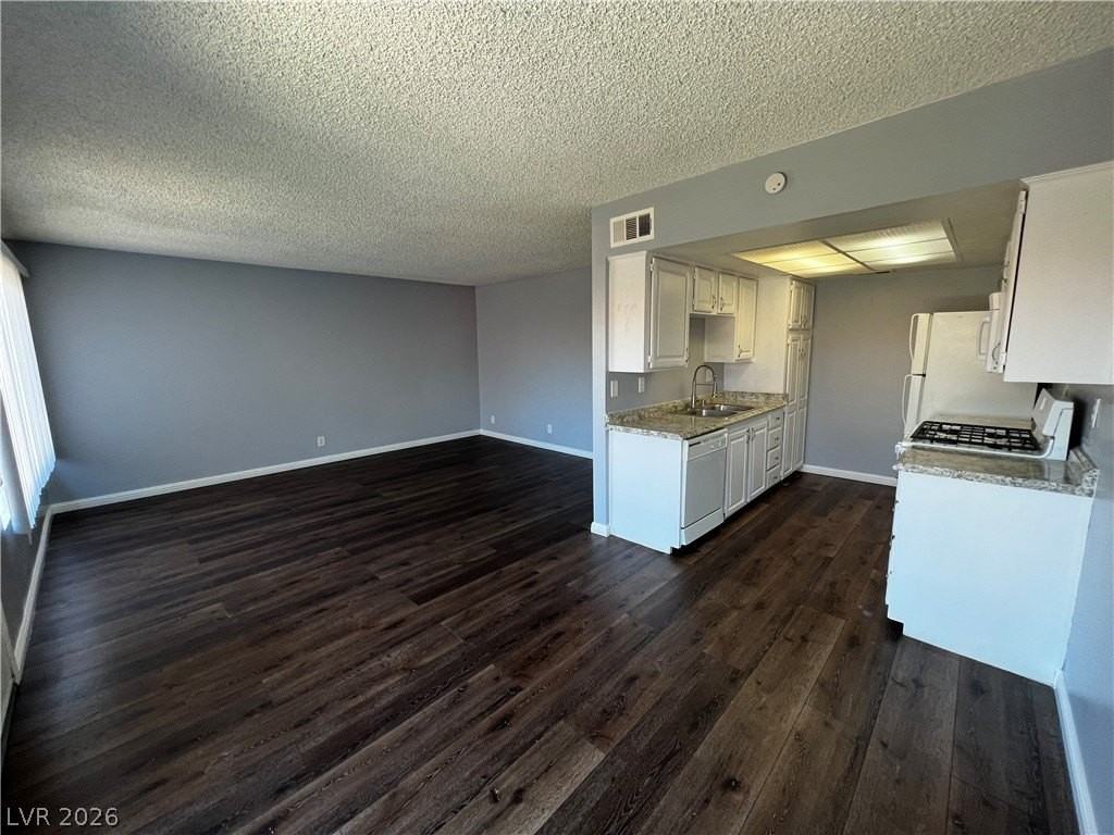 6630 Bubbling Brook Dr #D - Photo 7 of 21