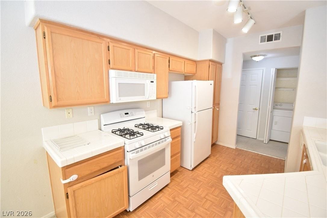 1050 E Cactus Ave #1074 - Photo 7 of 16