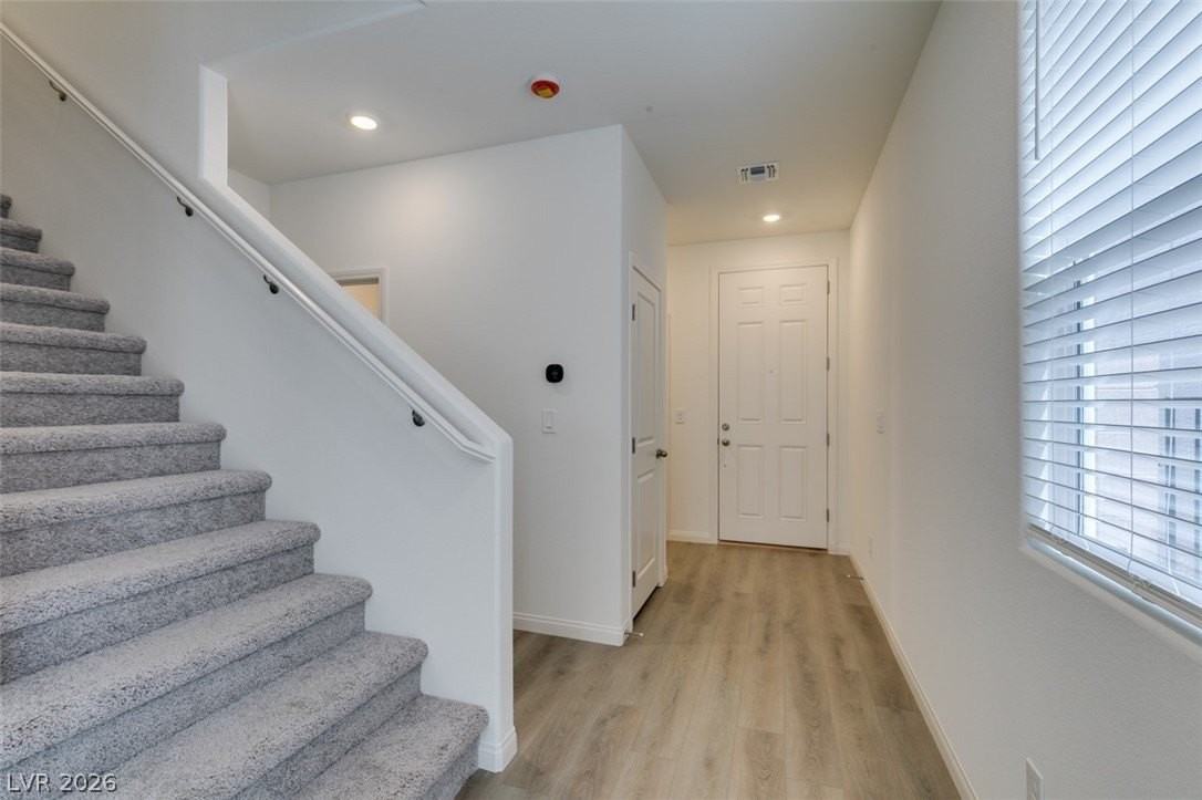 9133 Vesey Ave - Photo 4 of 45