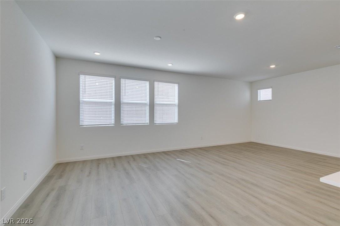 9133 Vesey Ave - Photo 6 of 45