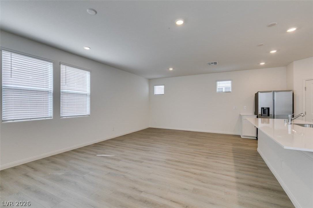 9133 Vesey Ave - Photo 7 of 45