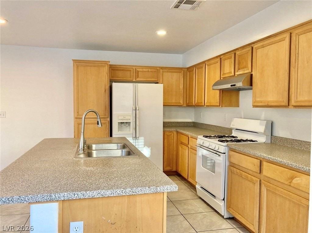 4990 Tioga Pass Ave - Photo 4 of 22