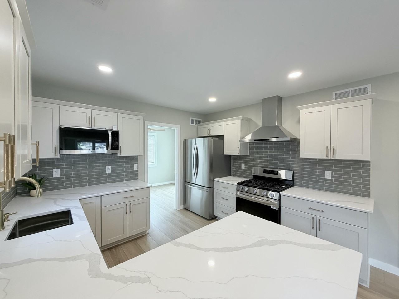 319 Dunham St - Photo 6 of 30
