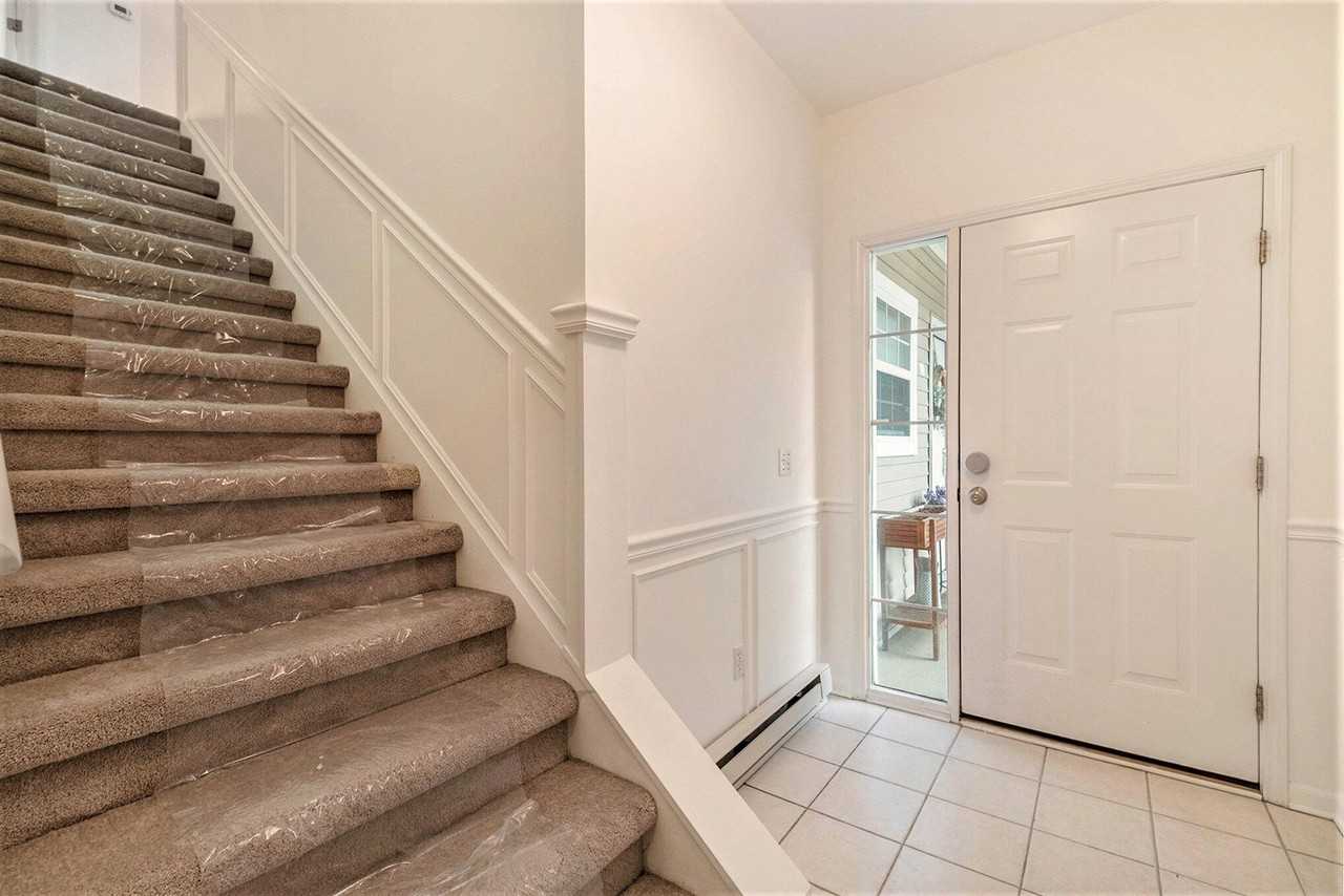 2925 N Knightsbridge Cir - Photo 3 of 37