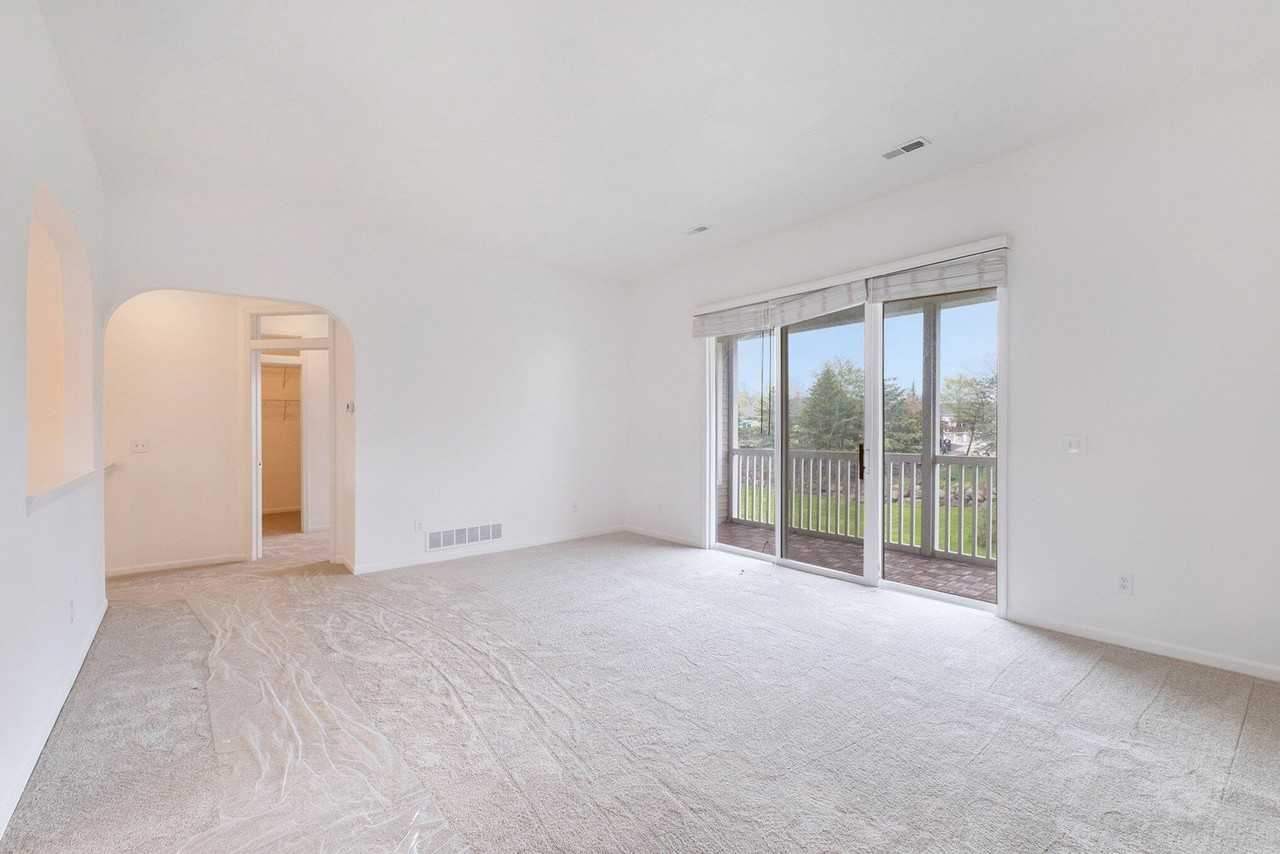 2925 N Knightsbridge Cir - Photo 5 of 37