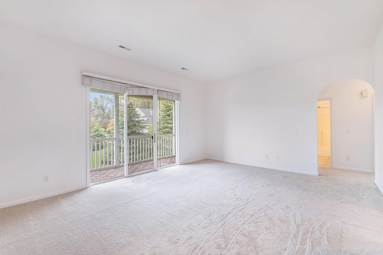 2925 N Knightsbridge Cir - Photo 6 of 37