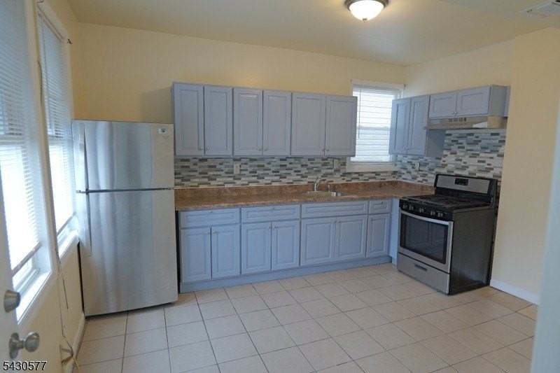84 Scheerer Ave - Photo 5 of 9