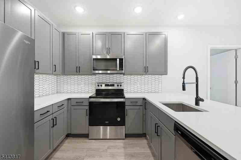 175 Morris St #309 - Photo 5 of 23