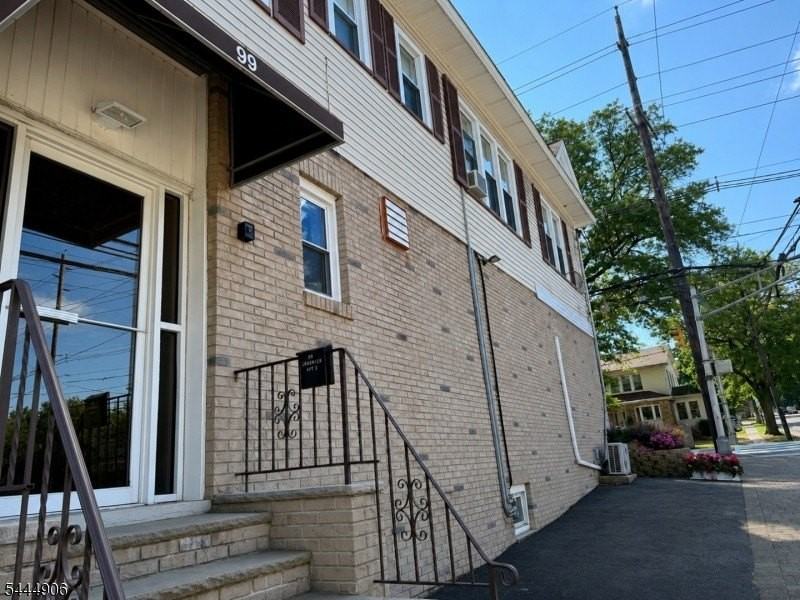 99 Nutley Ave - Photo 2 of 9