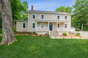 featured image of 1225 Sussex Tpke