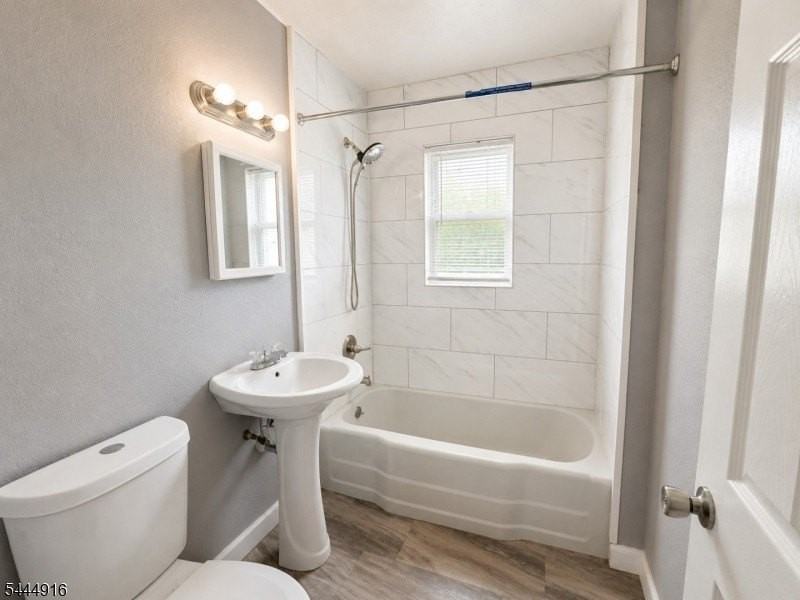 1112 Rivington St #2 - Photo 7 of 13
