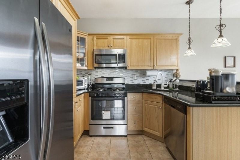 118 George Russell Way - Photo 7 of 16