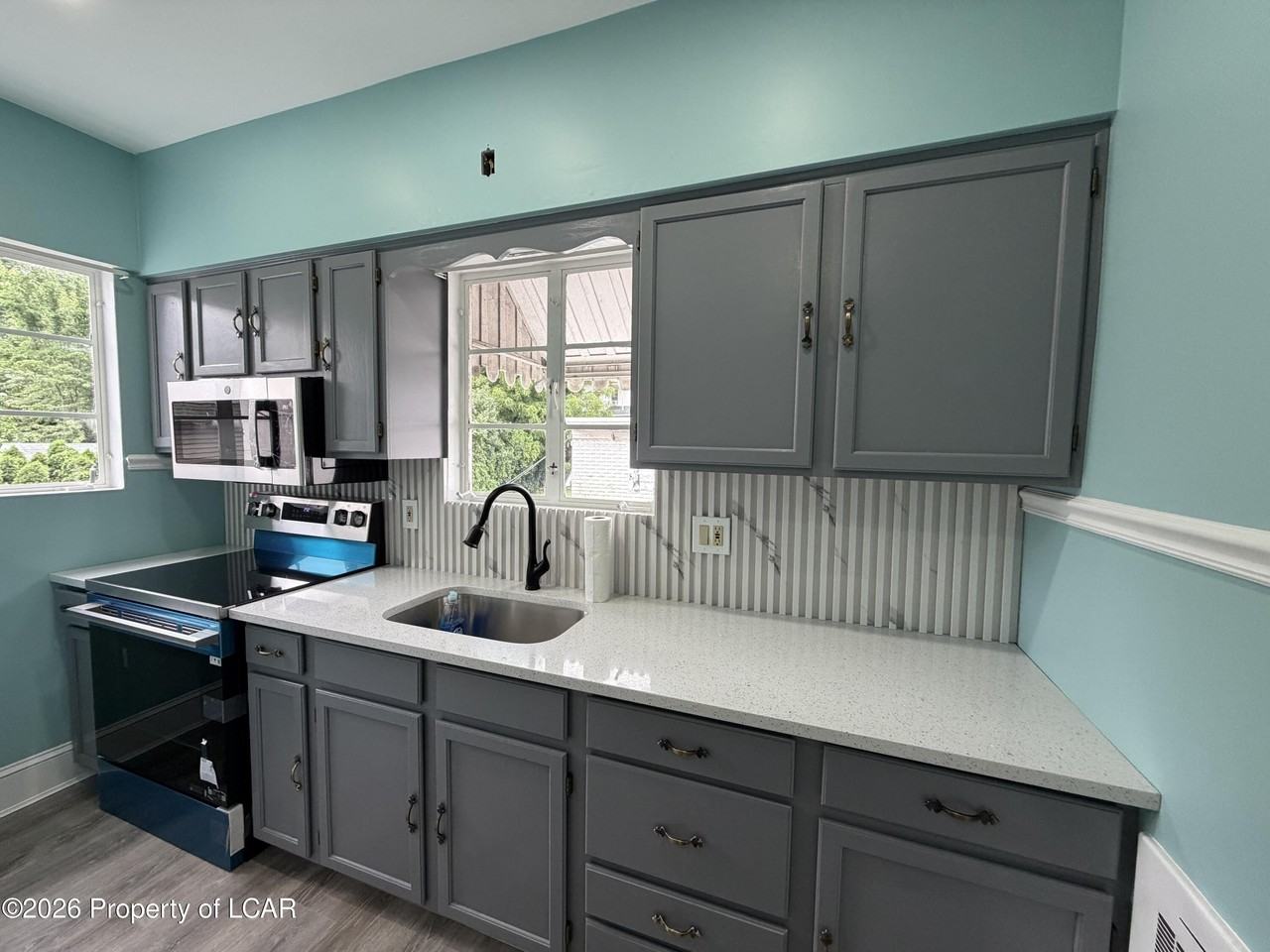 246 S Main St #2ndFL - Photo 2 of 10
