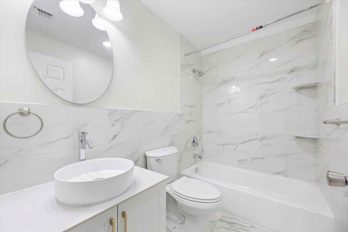 34 Fulton Ave #3 - Photo 6 of 14