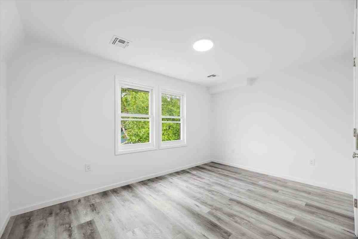 34 Fulton Ave #3 - Photo 7 of 14