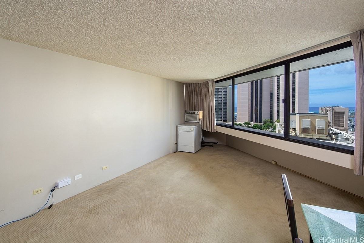1700 Ala Moana Blvd #1402 - Photo 2 of 12