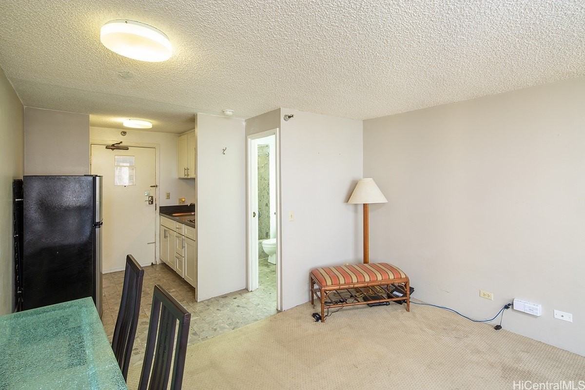 1700 Ala Moana Blvd #1402 - Photo 4 of 12
