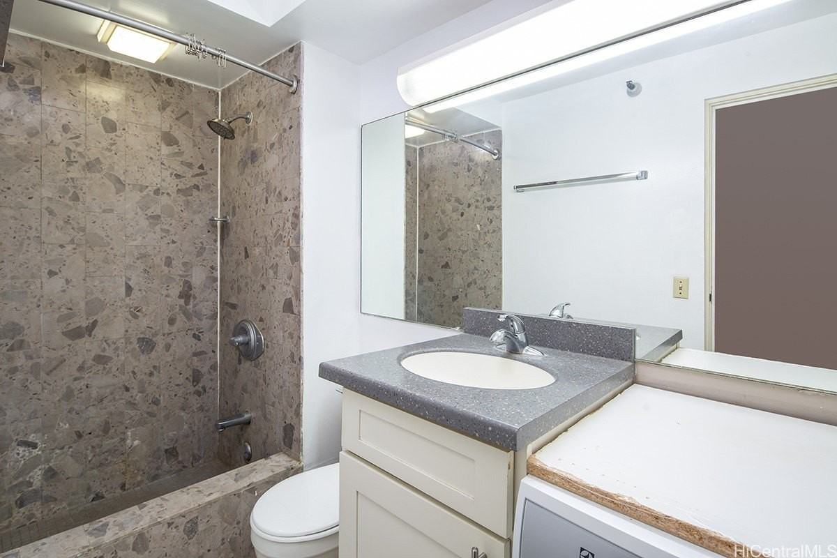 1700 Ala Moana Blvd #1402 - Photo 7 of 12