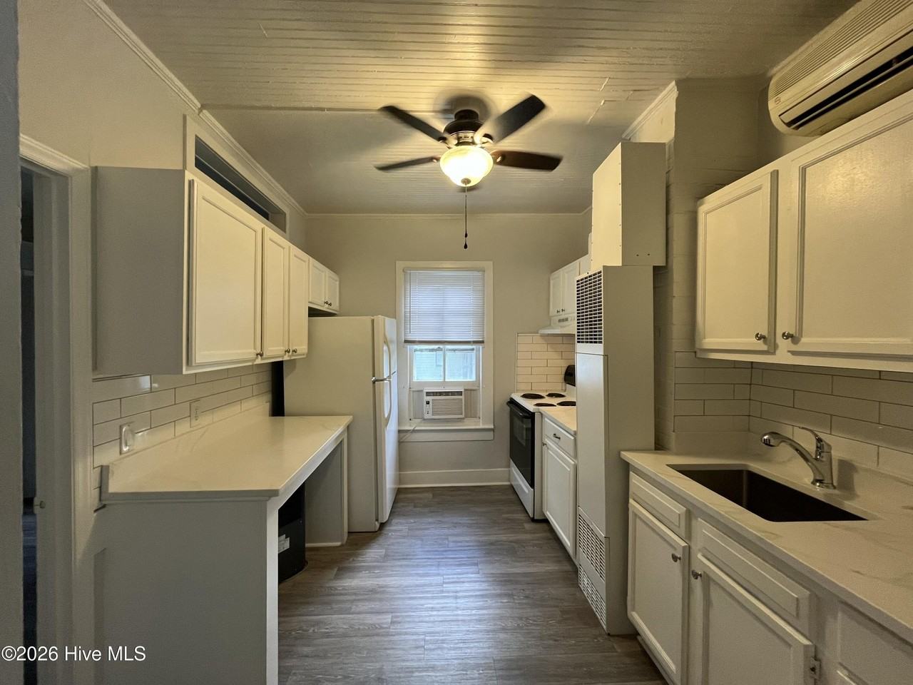 310 N Bennett St #3 - Photo 6 of 13