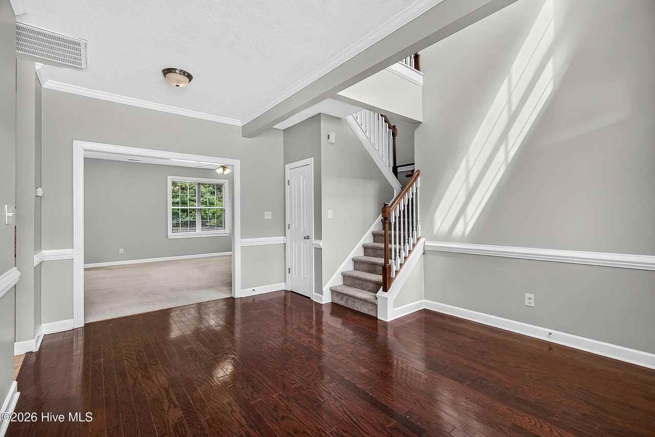 217 Stagecoach Dr - Photo 6 of 36