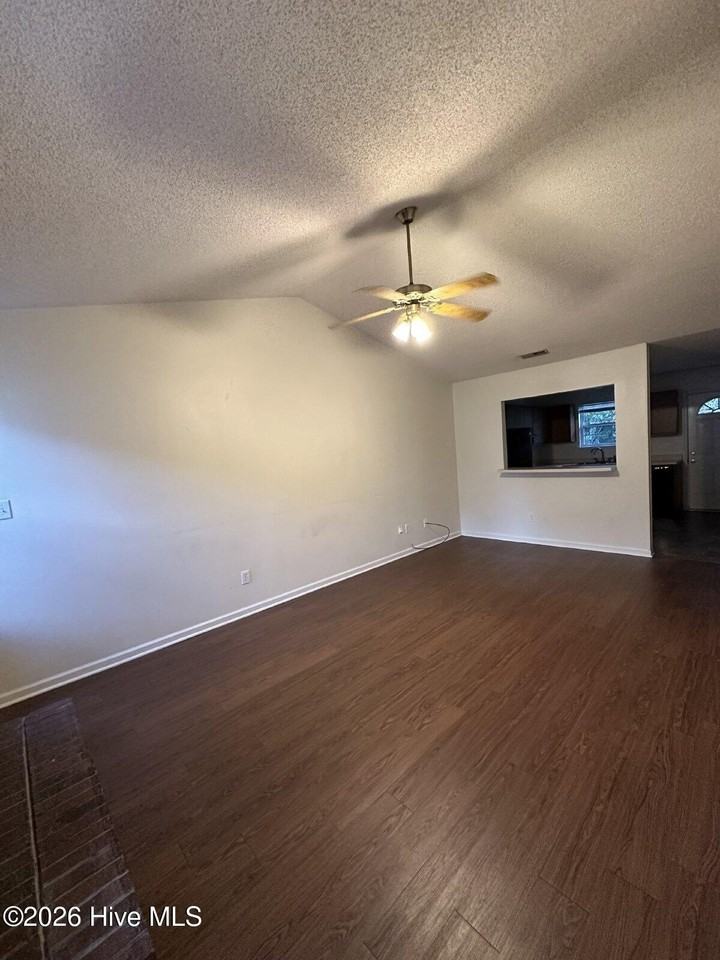 104 Glenside Ct - Photo 2 of 12
