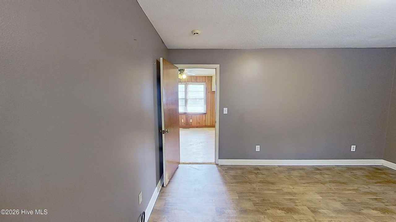 209 Sycamore St - Photo 4 of 28