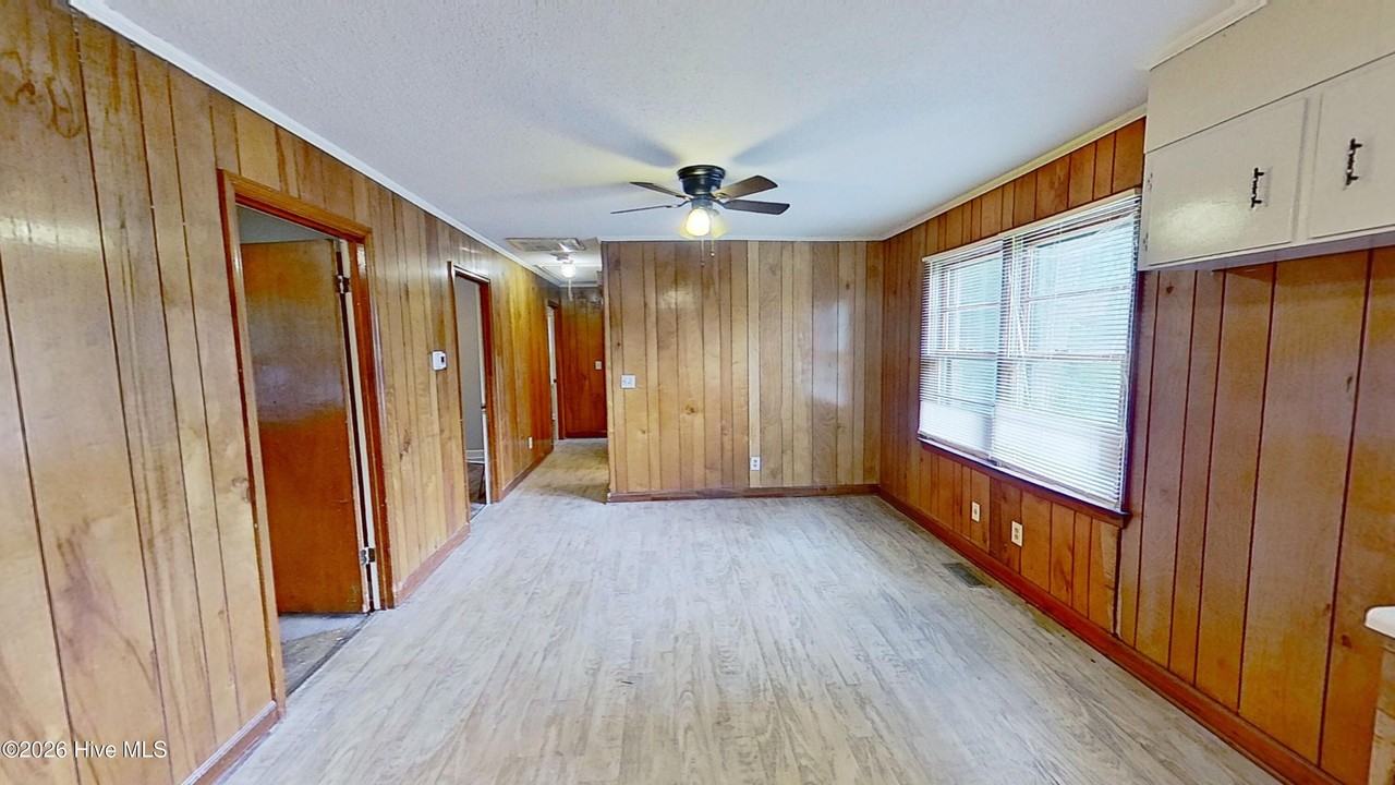 209 Sycamore St - Photo 6 of 28