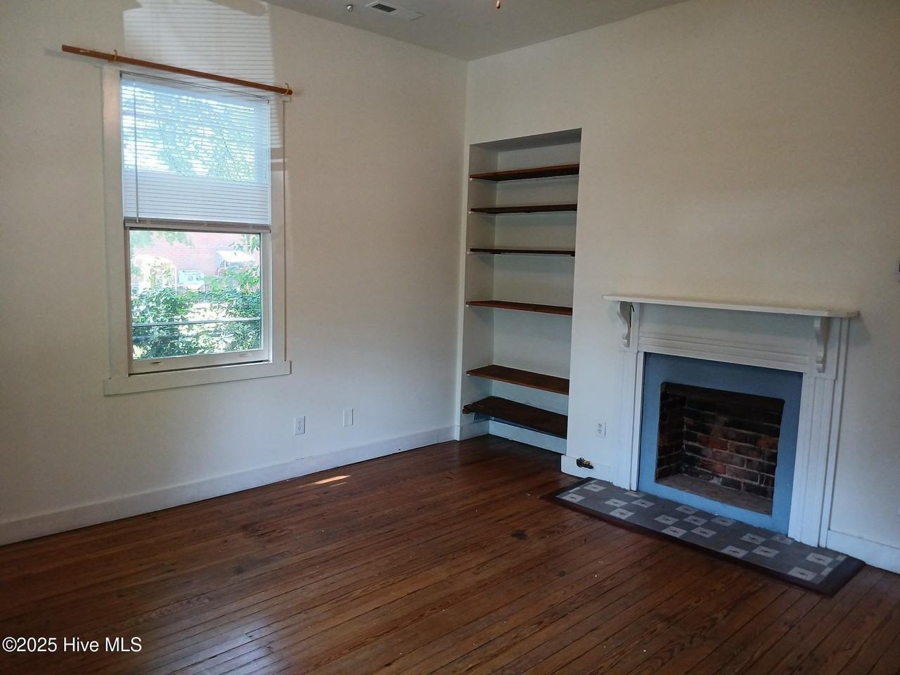 717 N 5th Ave - Photo 5 of 11