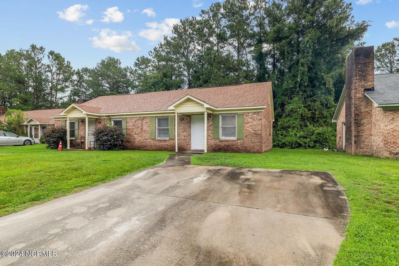 126 Windsor Ct - Photo 3 of 28