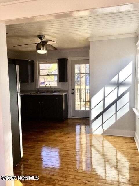203 Red Oak St - Photo 3 of 8