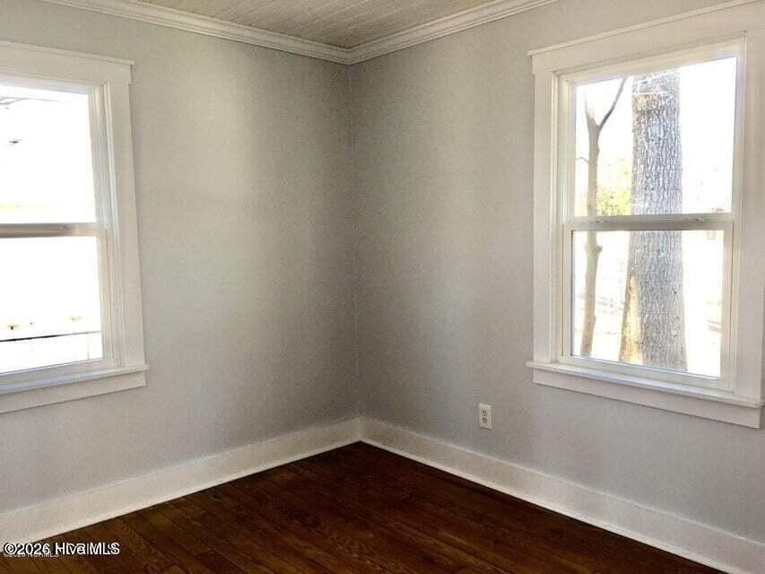 203 Red Oak St - Photo 6 of 8