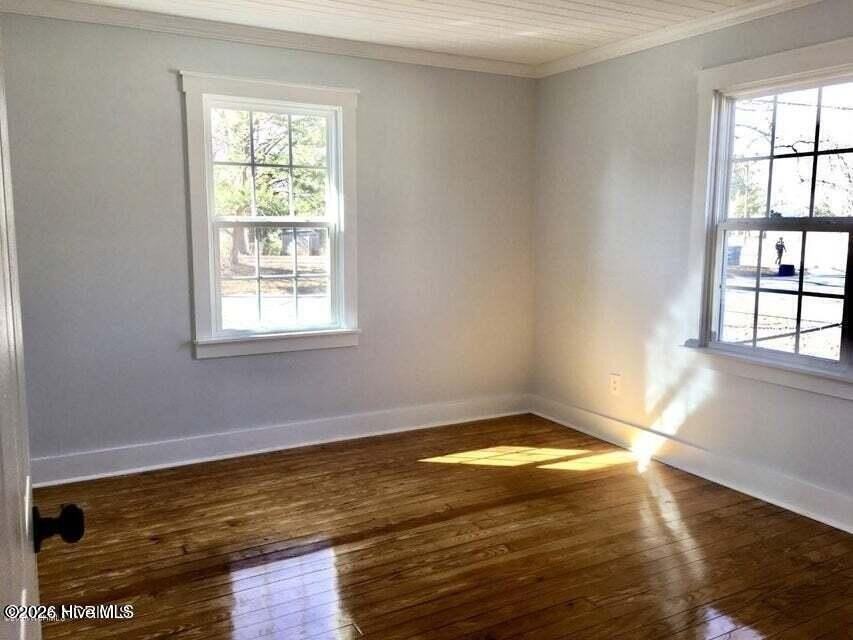 203 Red Oak St - Photo 7 of 8