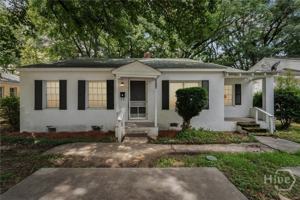 featured image of 1313 E 55th St