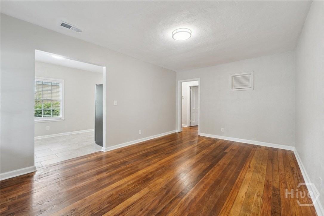 1313 E 55th St - Photo 3 of 28