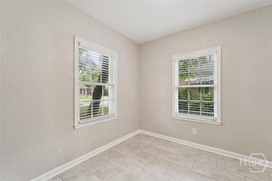 1313 E 55th St - Photo 7 of 28