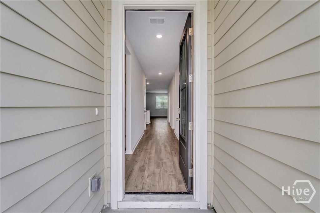 201 Coby Ln - Photo 5 of 38
