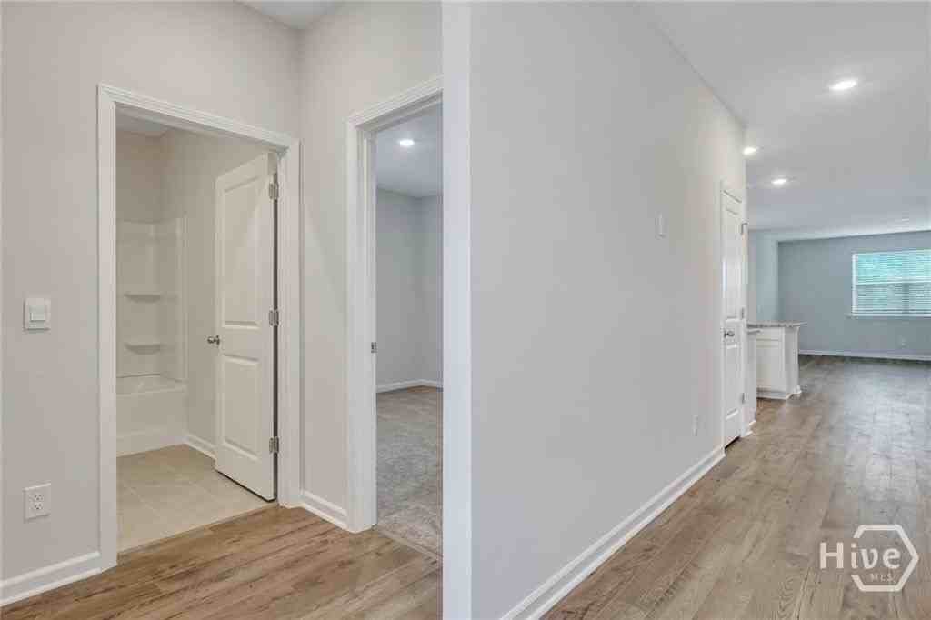 201 Coby Ln - Photo 6 of 38