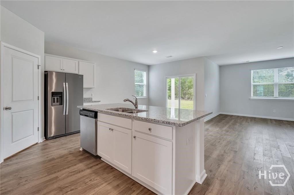 201 Coby Ln - Photo 7 of 38