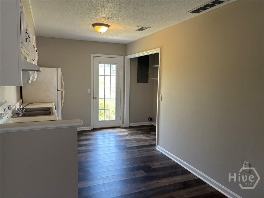 230 Lanier Dr #301 - Photo 3 of 11