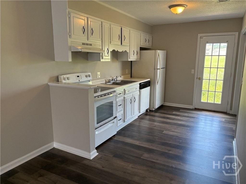 230 Lanier Dr #301 - Photo 4 of 11