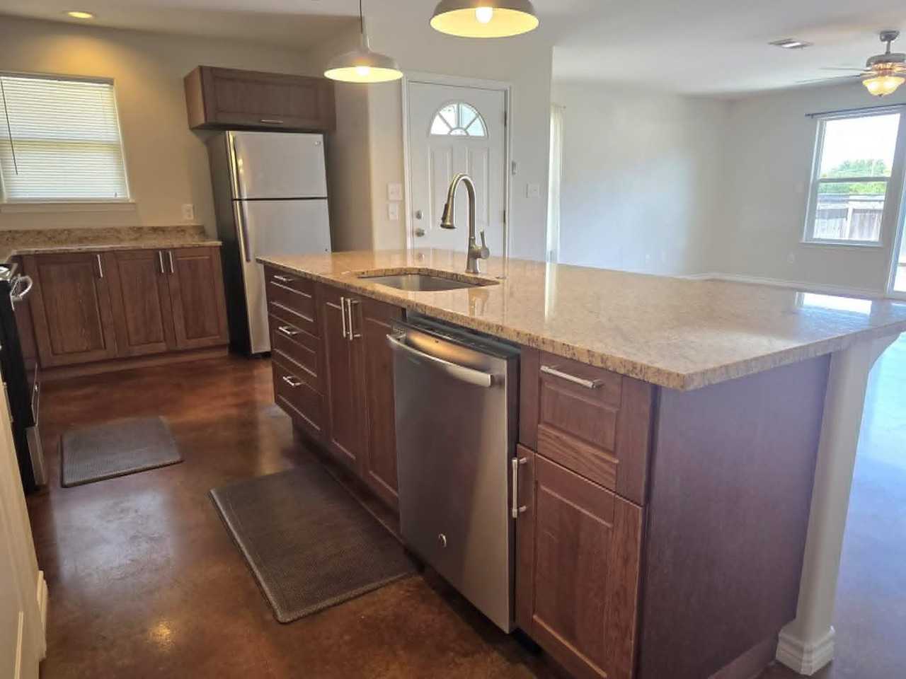 505 Avenue K - Photo 6 of 13