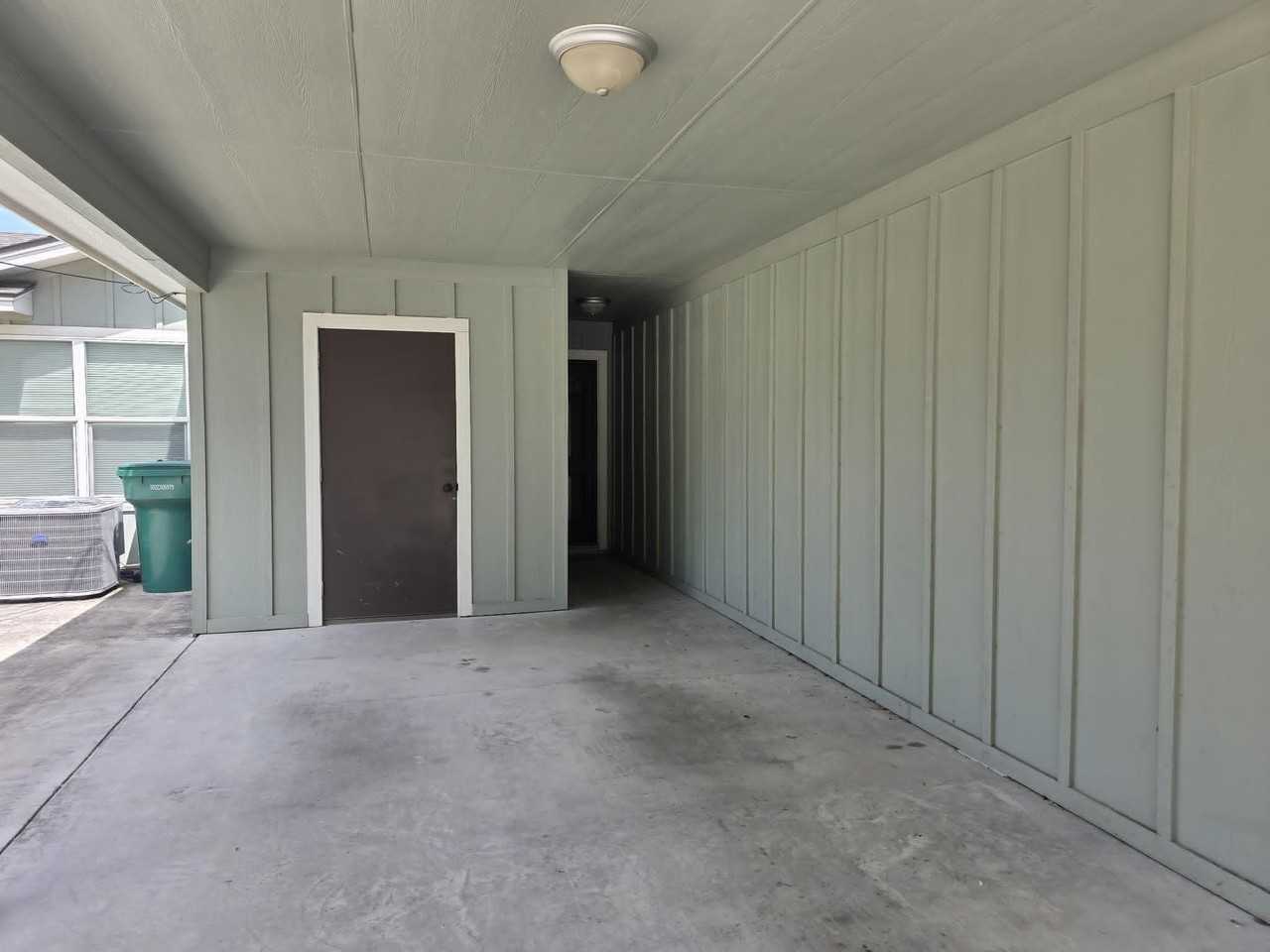 509 Avenue K - Photo 4 of 12