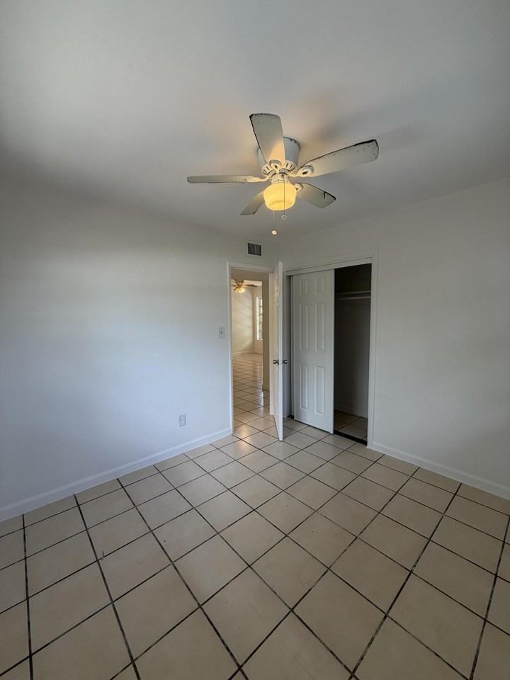 1614 Dennis St #B - Photo 6 of 11