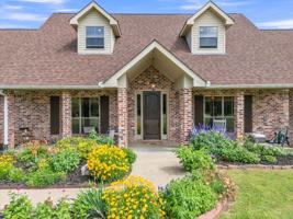 featured image of 350 Julius Davis Ln